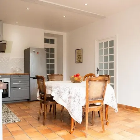 La Maison De Famille Classe 4 Etoiles Willa Luçon